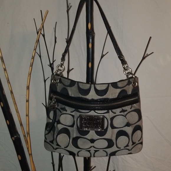 Coach Handbags - COACH SHOULDER BAG EUC